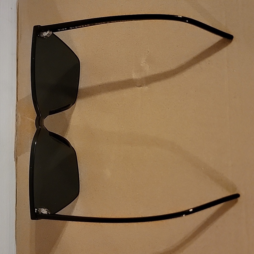 Diff Sunglasses - Picture 2 of 4